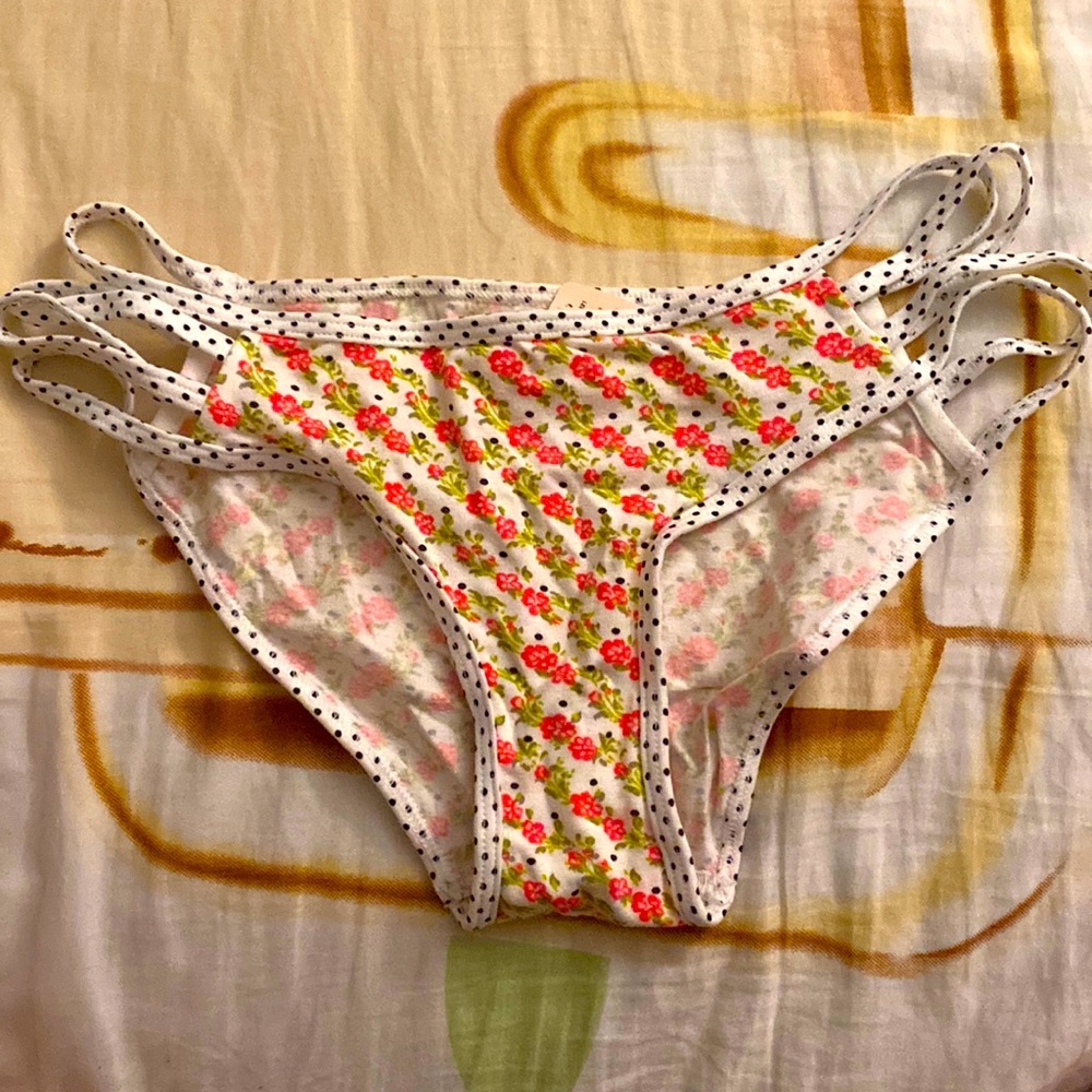 Victoria’s Secret Hiphugger Panty